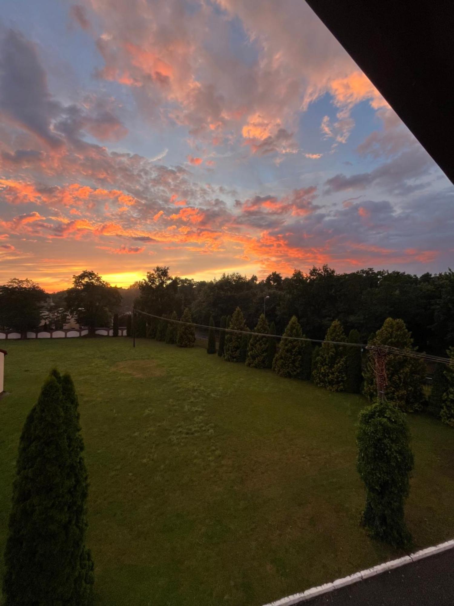 Radzewice Dworek Biesiadny المظهر الخارجي الصورة